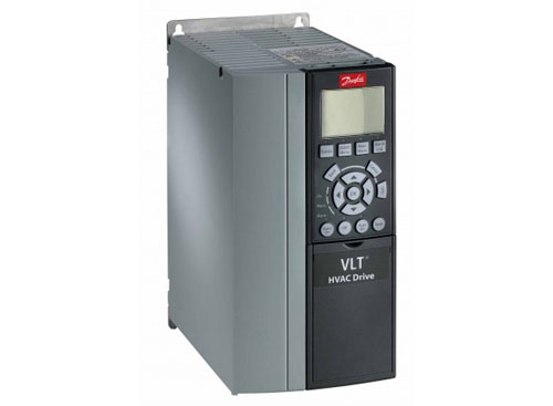 Компания Danfoss Drives представляет привод VLT® для холодильных установок FC 103 (134F7591): революционное решение для компактных и энергоэффективных систем охлаждения.